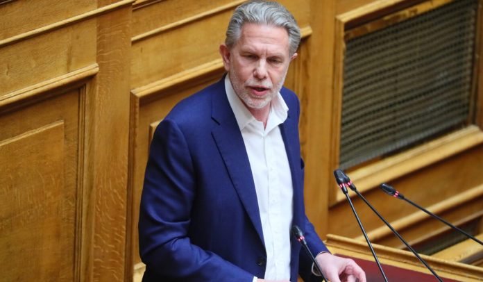 Ο Παύλος Γερουλάνος και ο… θείος του «διεκδικούν» το Μέγαρο Μαξίμου