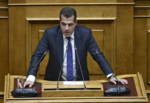 Πλεύρης κατά Βαρουφάκη: Εμπιστευτήκαμε τις τύχες της οικονομίας σε έναν άνθρωπο που το όνειρό του είναι πώς θα βρει χόρτο
