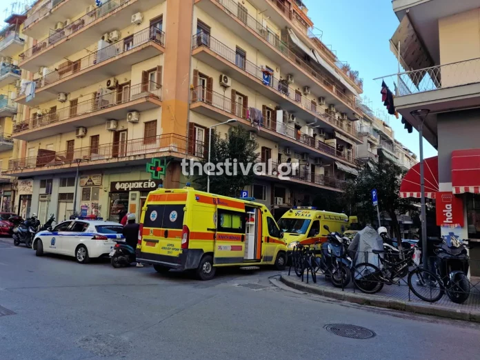 Θεσσαλονίκη: Γυναίκα έπεσε από μπαλκόνι στο κέντρο και τραυματίστηκε σοβαρά – Δείτε φ