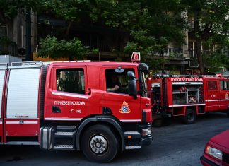 Θεσσαλονίκη: Άρπαξε το σπίτι της φωτιά και μπήκε μέσα για να την σβήσει