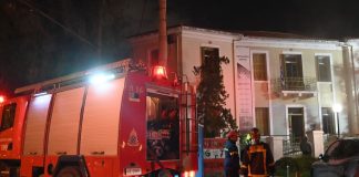 Άγνωστοι έβαλαν φωτιά στο Πνευματικό Κέντρο του Δήμου Μοσχάτου-Ταύρου