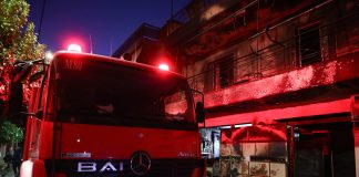 Δάφνη: Φωτιά σε μοτοσικλέτα κι όχημα έσβησε η Πυροσβεστική