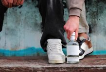 Έφηβοι και αλκοόλ: Μάστιγα με 1.000 νοσηλείες – «Οι γονείς δεν πάνε στο νοσοκομείο για να μη διωχθούν»