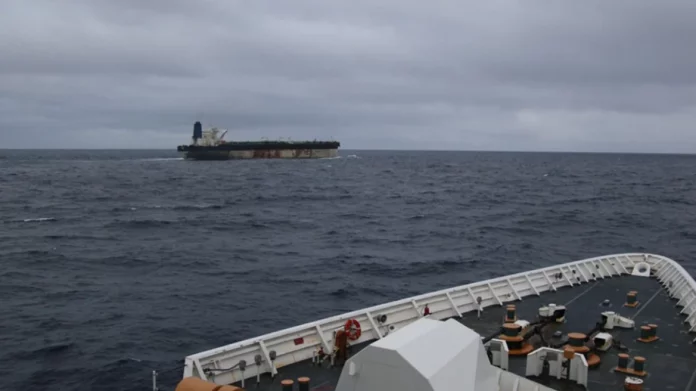 Reuters: Οι ΗΠΑ θα επιστρέψουν στη Βενεζουέλα ένα από τα τάνκερ που κατέσχεσαν