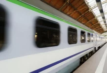 Νέο σιδηροδρομικό ατύχημα στην Ισπανία: Σύγκρουση τρένου με γερανό στην Καρθαγένη