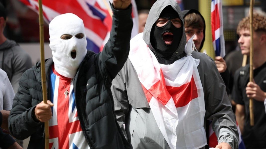 uk_migrants_protest_1