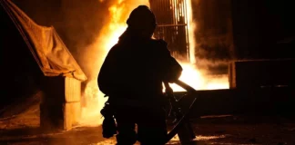 Νεκρός και πάνω από 20 τραυματίες σε πλήγματα της Ρωσίας στη νοτιοανατολική Ουκρανία