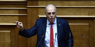 Βελόπουλος: Διαλύετε το στράτευμα με νόμο και διχάζετε τον στρατό