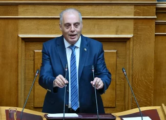 Βελόπουλος: Η κυβέρνηση αντιμετωπίζει τους Έλληνες ως “πρόβατα”