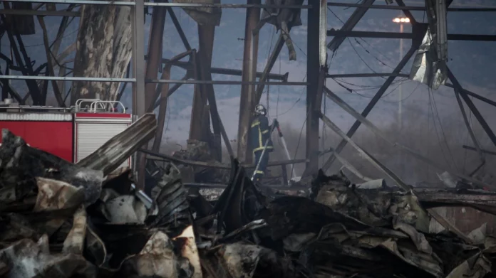 Τρύπες σε σωλήνες προπανίου εντοπίστηκαν στο υπόγειο του εργοστασίου Βιολάντα