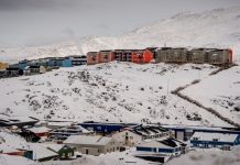 Κυνηγετικά όπλα και τρόφιμα για πέντε ημέρες: Οδηγίες της Γροιλανδίας στους πολίτες για περίπτωση «κρίσης»