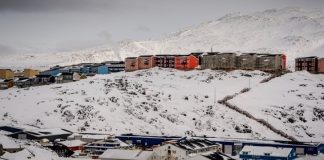 Κυνηγετικά όπλα και τρόφιμα για πέντε ημέρες: Οδηγίες της Γροιλανδίας στους πολίτες για περίπτωση «κρίσης»