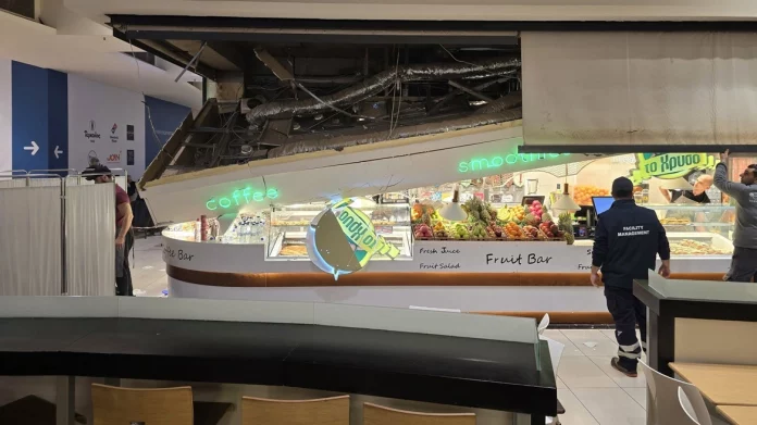 Κατέρρευσε τμήμα οροφής καταστήματος σε εμπορικό κέντρο της Θεσσαλονίκης: Μία τραυματίας – (VIDEO)