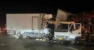 Νεκρός ο ένας οδηγός στο τροχαίο τα ξημερώματα στον Κηφισό: Στο όχημά του έπεσε φορτηγό από το αντίθετο ρεύμα