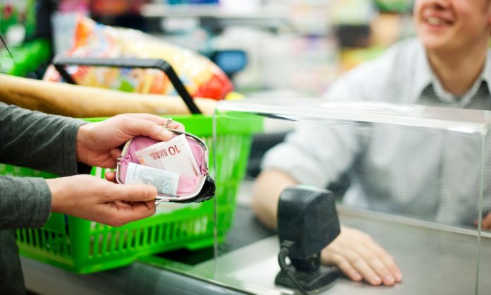 Τέλος στο «δωρεάν» πάρκινγκ των σούπερ μάρκετ: Μπάρες, χρονοχρέωση και νέοι κανόνες