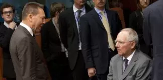 Στουρνάρας: Τα σέβη του στα κυβερνητικά τρολ
