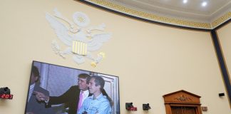 Ψέματα, business και πολιτική μόχλευση – Η υπόθεση Έπσταϊν αγγίζει την «αυλή» του Ντόναλντ Τραμπ