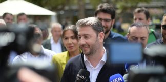 Τα -οργισμένα;- μηνύματα Ανδρουλάκη σε Στουρνάρα