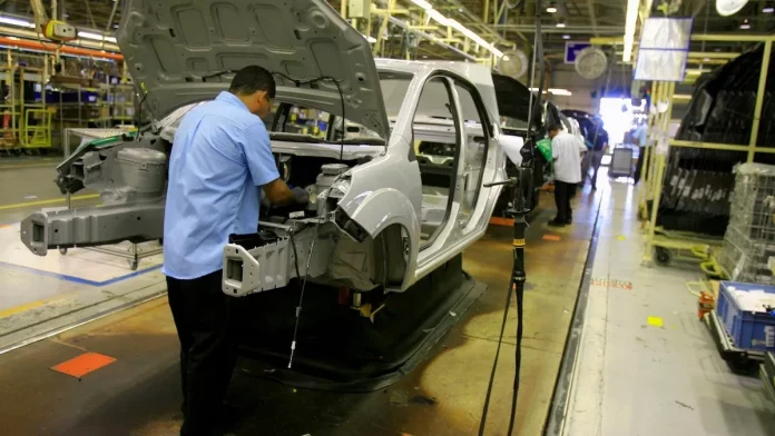 Τι συνέβη στον εργαζόμενο της Ford που την είπε στον Τράμπ