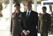 Ούτε ένα χτύπημα σε πρώτη σελίδα οι επιθέσεις κατά Δένδια