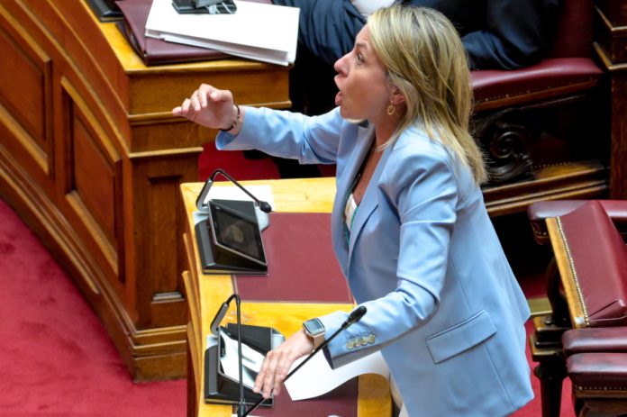 Κόντρα Μαξίμου-ΠΑΣΟΚ για την «κάλυψη» Μαρινάκη σε Αλεξοπούλου για το «τζάμπα πέθανε»