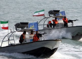 Ιρανικά πολεμικά σκάφη προσπάθησαν να σταματήσουν αμερικανικό πετρελαιοφόρο στα Στενά του Ορμούζ