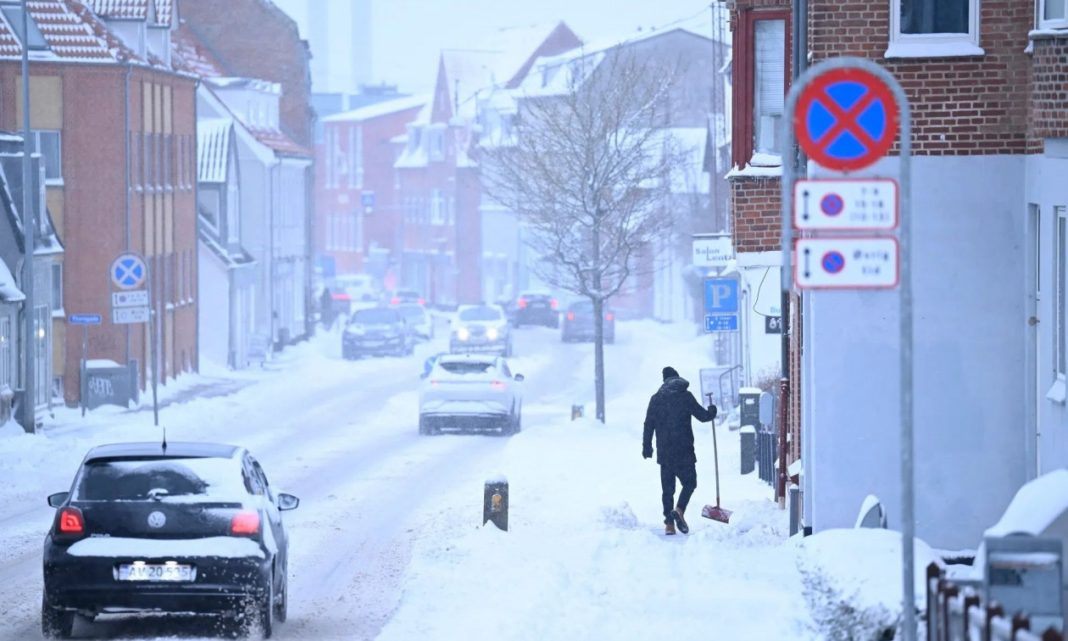 542724ae-hadk8xpw8aaqs1v