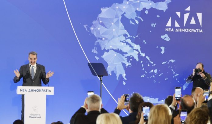 Προσυνέδρια και «δελφινάριο» στη ΝΔ