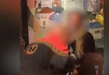 Ίλιον: Κάλεσαν διασώστη σε κέντρο διασκέδασης και αυτός πήρε το μικρόφωνο και τραγουδούσε!