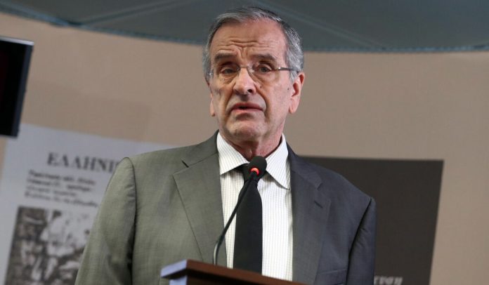 Μαίνεται ο «πόλεμος» Μαξίμου – Σαμαρά