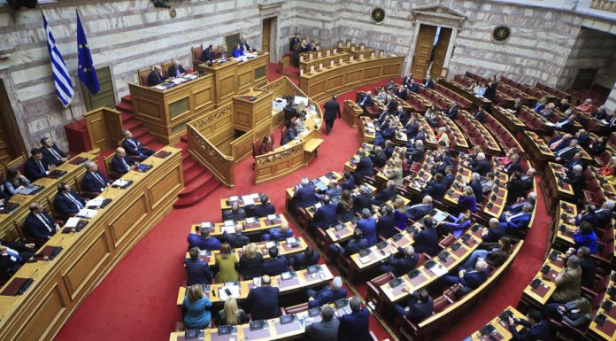 Το μεγάλο φαγοπότι του Δημοσίου και το σκάνδαλο της ανύπαρκτης αντιπολίτευσης