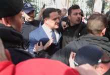 Το ακορντεόν του ΠαΣοΚ και οι αγάπες για τα ΜΑΤια του Άδωνι