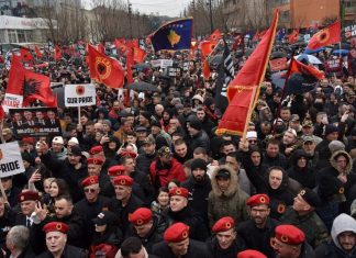 Κόσοβο: Διαδηλώσεις υπέρ πρώην διοικητών του UCK που δικάζονται για εγκλήματα πολέμου