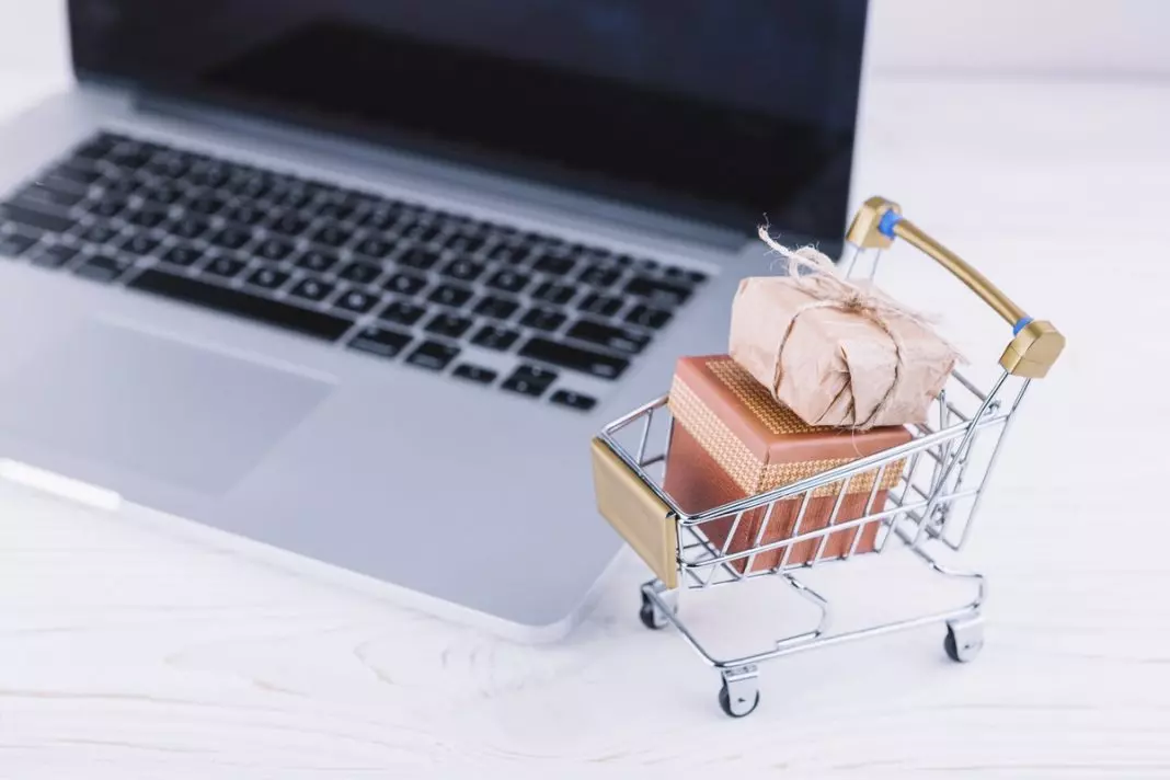Online-shopping1402 Τέλος στο “φθηνό καλάθι” από Temu και Shein: Οι νέοι δασμοί που κάνουν τις online αγορές ακριβότερες
