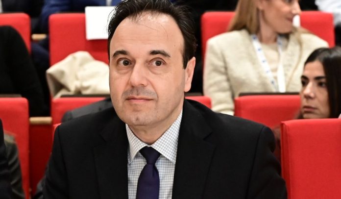 Δεν υπάρχει θέμα Παπαστεργίου στην κυβέρνηση, προς το παρόν…