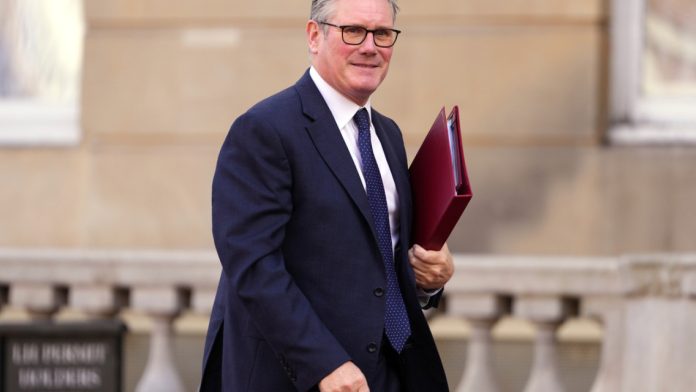 Νέο πλήγμα για τον Κ.Στάρμερ από το σκάνδαλο Τ.Επστάιν: Παραιτείται και ο γενικός γραμματέας της κυβέρνησης