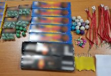 Σάμος: «Οπλοστάσιο» παράνομων βεγγαλικών εντοπίστηκαν σε οικία – Χειροπέδες σε μία ημεδαπή