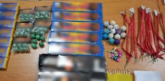 Σάμος: «Οπλοστάσιο» παράνομων βεγγαλικών εντοπίστηκαν σε οικία – Χειροπέδες σε μία ημεδαπή