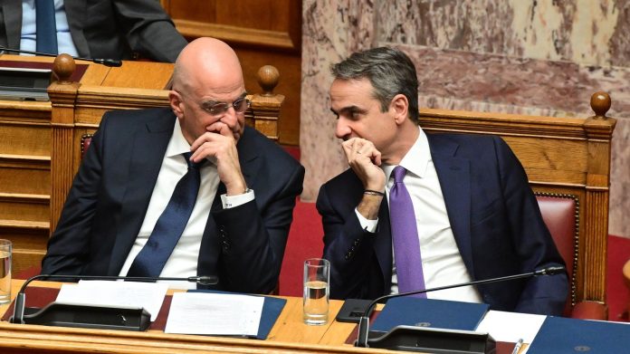 Το Μαξίμου παγώνει τις φιλοδοξίες του Δένδια: “Αργεί η αλλαγή ηγεσίας στη ΝΔ”