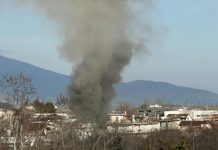 Φωτιά σε διαμέρισμα στη Λάρισα: Πληροφορίες για εγκλωβισμένο – (VIDEO)