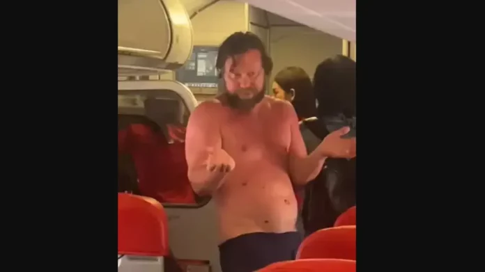 Επιβάτης έβγαλε τα ρούχα του και προκάλεσε χάος σε πτήση της AirAsia, δείτε βίντεο