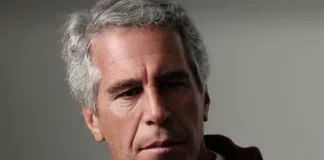 Παραιτήθηκε ο σύμβουλος εθνικής ασφαλείας της Σλοβακίας μετά τη δημοσίευση μηνυμάτων του με τον Επστάιν