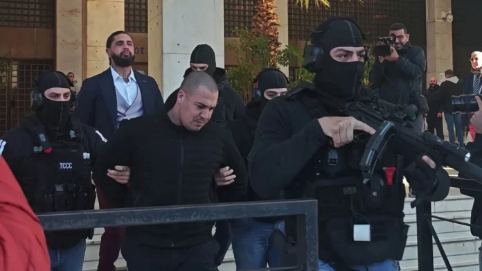 Οικογενειακός εμφύλιος στη Φοινικούντα: Αγωγή για να κηρυχθεί ανάξιος κληρονόμος ο ανιψιός