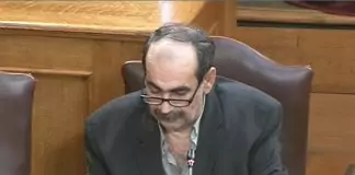 «Φραπές»: Ποινική δίωξη για απείθεια στην Εξεταστική – Στις 30 Μαρτίου θα κάτσει στο εδώλιο