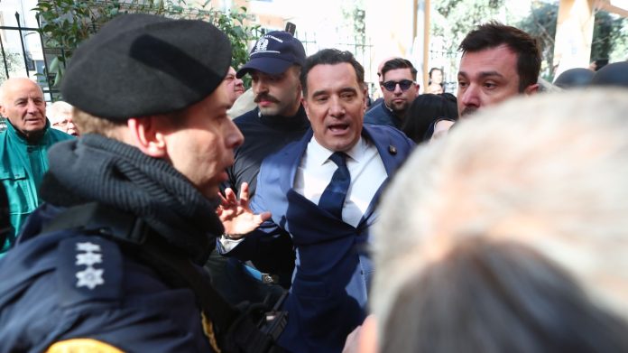 O Γεωργιάδης παρουσίασε ένα Video, όπου δεν εικονίζεται ο ιατρός Ζιαζιάς να τον χτυπά