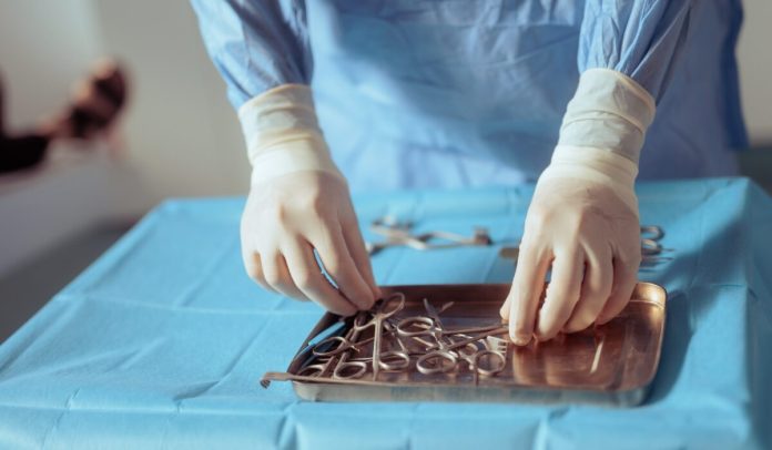 Θεσσαλονίκη: Μεγάλη υπόθεση φοροδιαφυγής – Αναισθησιολόγος χρέωνε… 20 ευρώ την αφαίρεση αμυγδαλών