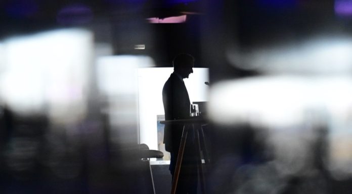 ΝΔ: η αλαζονεία και η ψευδαίσθηση της «πρωτιάς»