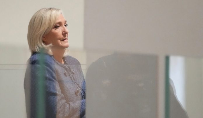 Εισαγγελική πρόταση-βόμβα για τη Λεπέν: Ζητείται πενταετής απαγόρευση άσκησης δημόσιου αξιώματος και κατ’ οίκον περιορισμός