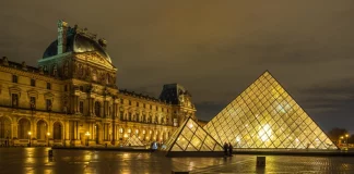 Η διευθύντρια του Λούβρου… θυμήθηκε να παραιτηθεί 4 μήνες μετά τη ληστεία του αιώνα
