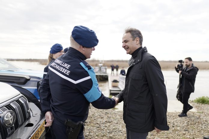 Ο Κυριάκος Μητσοτάκης ανακοίνωσε από τον Έβρο έργα υποδομής ύψους 30 εκατ. ευρώ για τον ποταμό